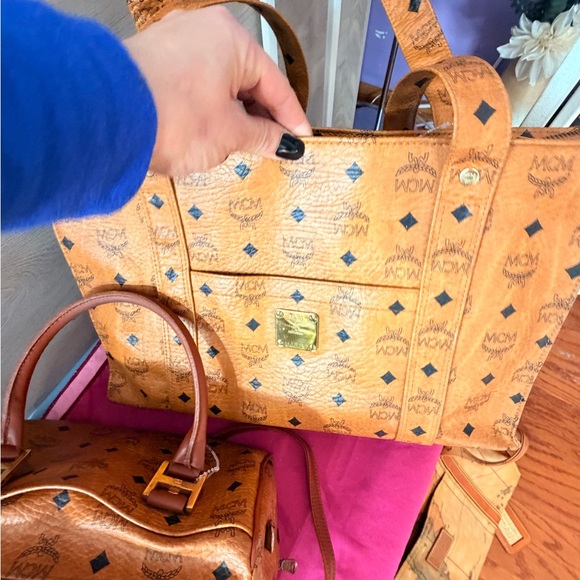 MCM Tan and Red Tote and Wallet Set - Picture 4 of 8